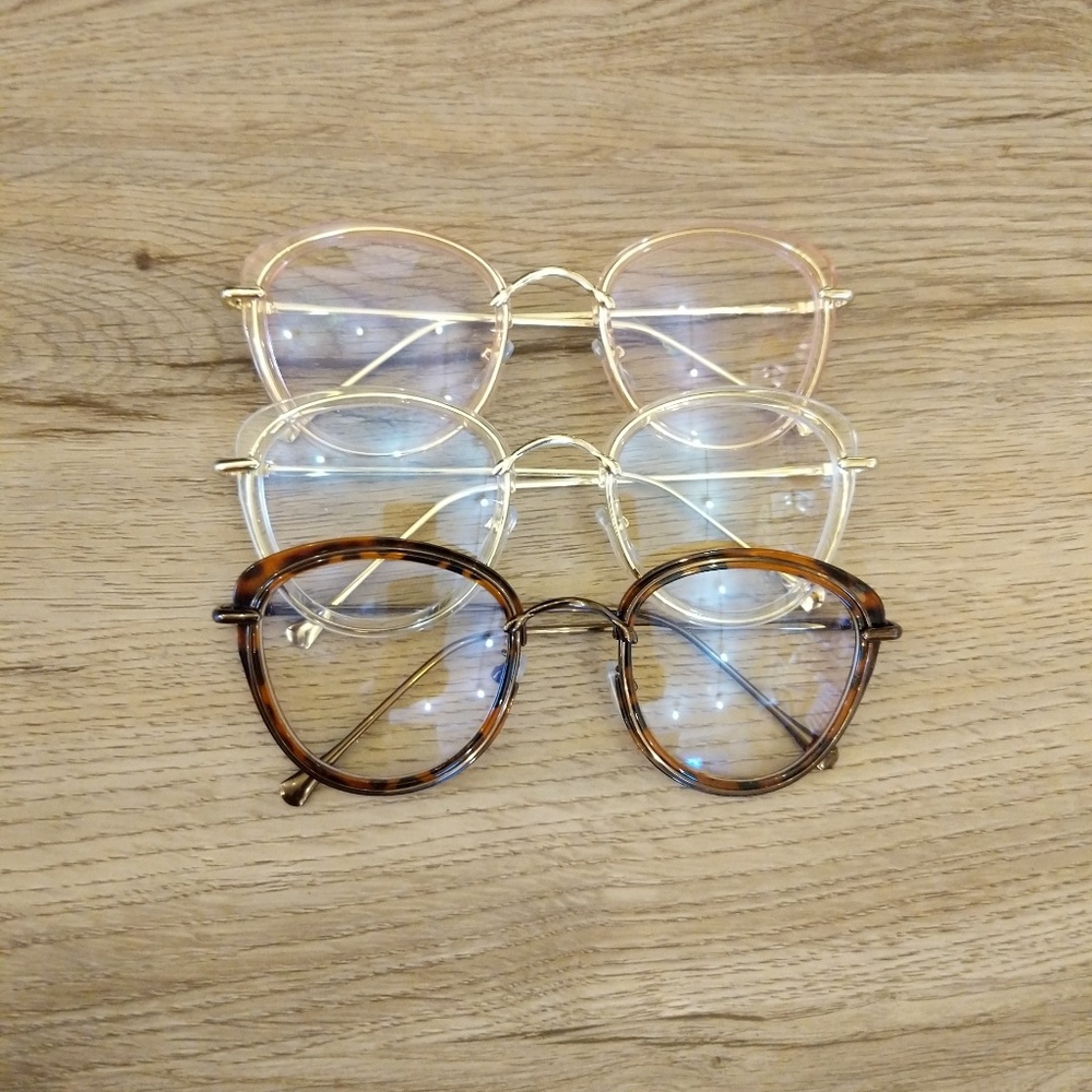 3 pairs of glasses